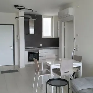 https://isola-blu-luxury-apartment.hotelinveneto.com